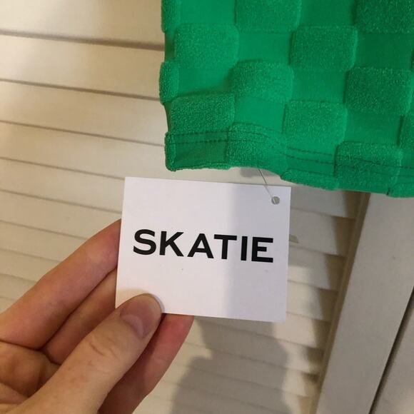 NWT Skatie Taylor Mini Skirt in Green Waimea XS - Picture 4 of 8